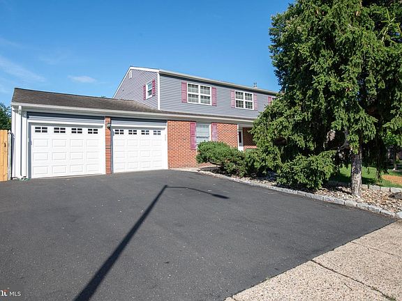 2nd image of 404 Placemont Rd