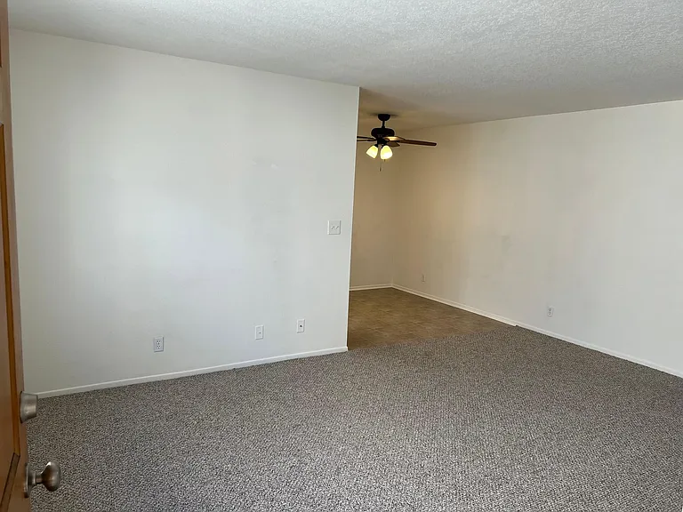 529 E Cedar Ave — Photo 9