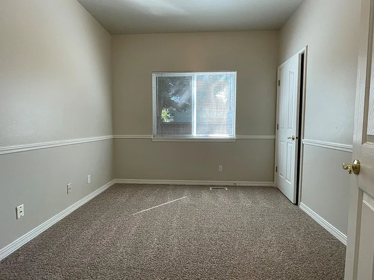 378 S Winthrop Way — Photo 6