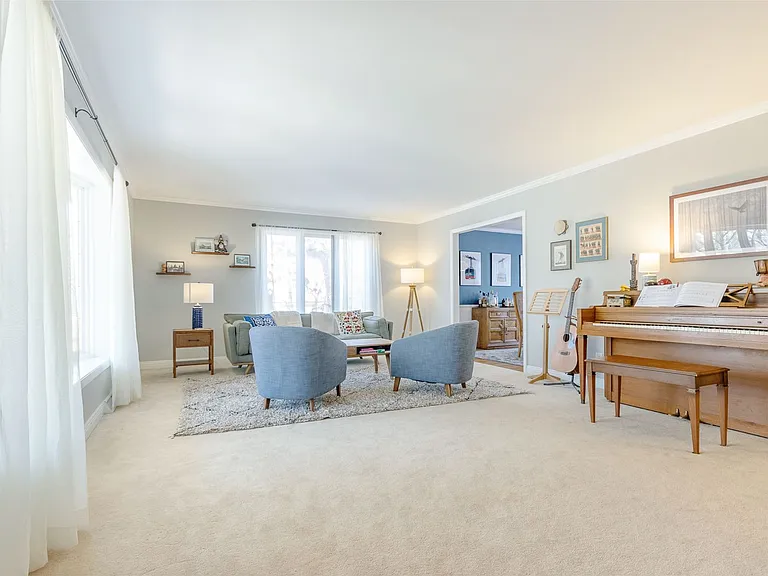 313 Walnut Grove Dr — Photo 3