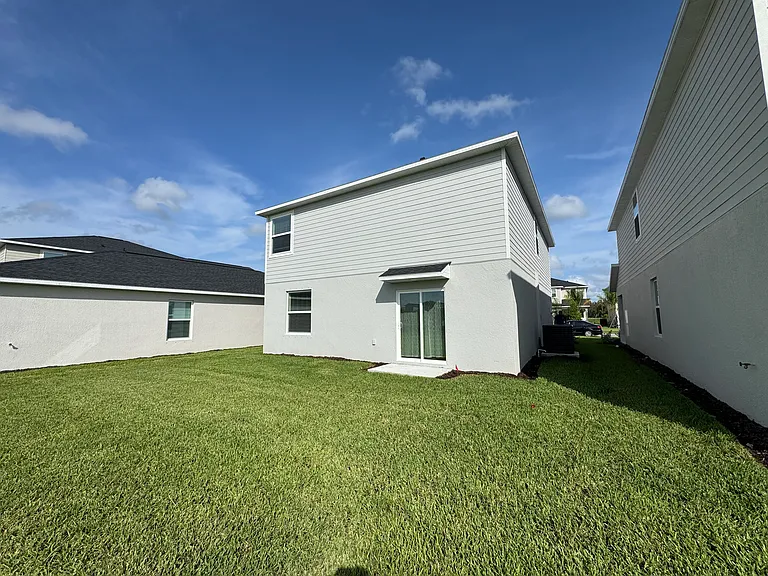 11843 Cloverly Ln — Photo 2