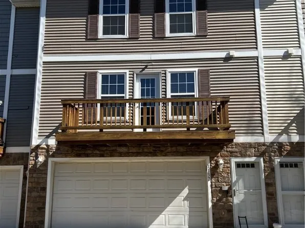 1137 Sandstone Ln, Pleasant Hill, IA 50327