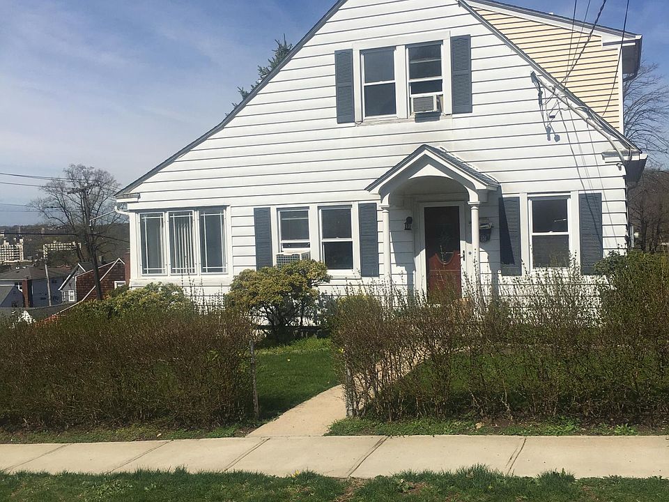 1st image of 31 Lakeview Dr