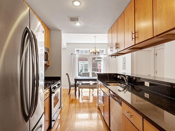 2nd image of 7 Lark Dr #202