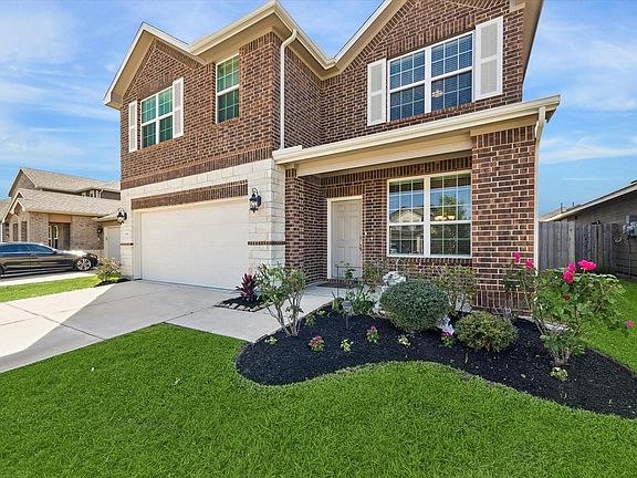 2nd image of 906 Barstow Dr