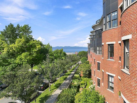 2nd image of 40 College Street #514c