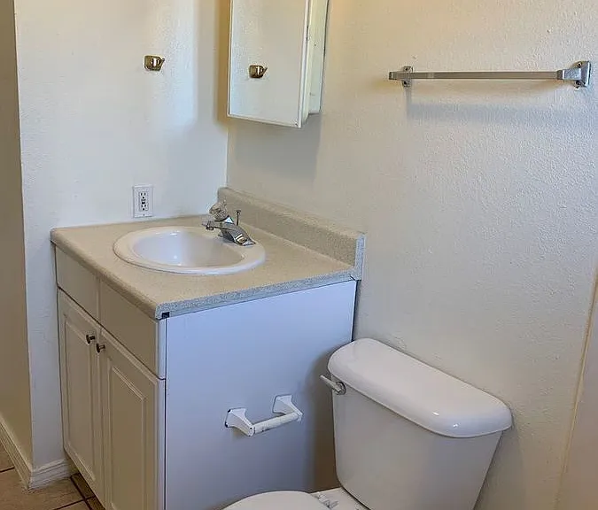 370 Atrisco Dr SW #12 — Photo 16