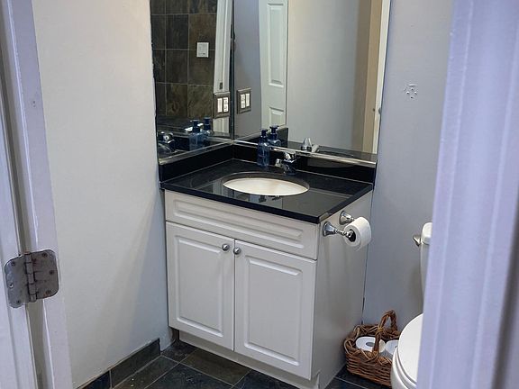 2nd image of 1834 W Iowa St Floor 2