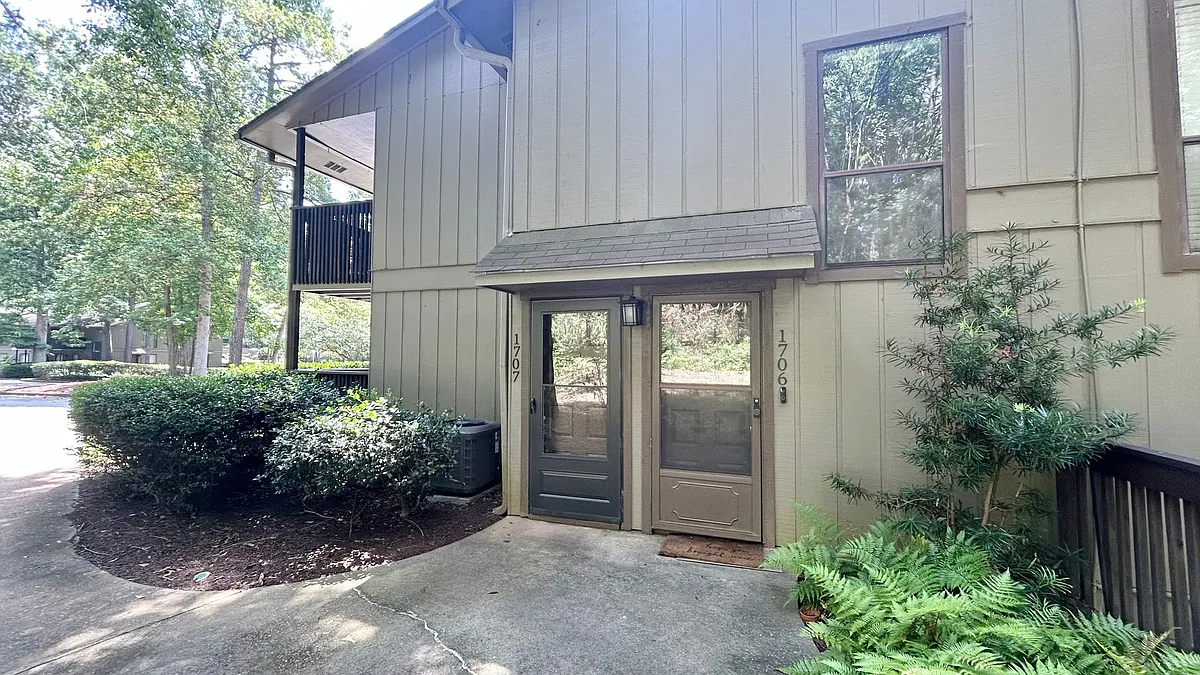 Building Photo - 1707 Cumberland Ct SE