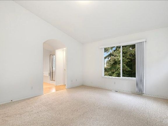 4th image of 17853 110th Pl SE