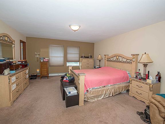 4th image of 18 Bonny Dr