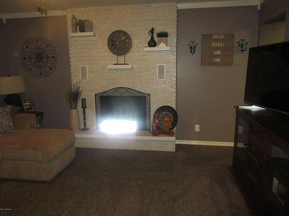2nd image of 2401 Cheryl Dr