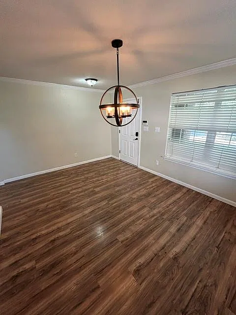 4 bed, 2.5 bath, 2005 sqft, $2,000 — Photo 4