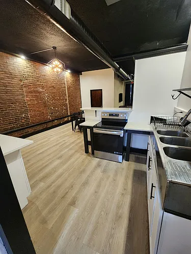 136 Court St #2 Photo 1