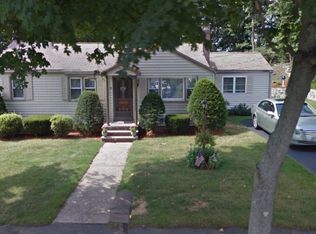 3 Minchin Dr, Woburn, MA 01801