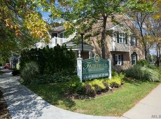 241 W Main St APT 1, Bay Shore, NY 11706