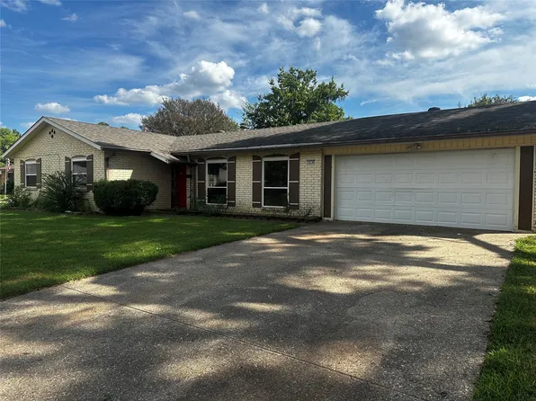 1416 Akron Dr, Bossier City, LA 71112