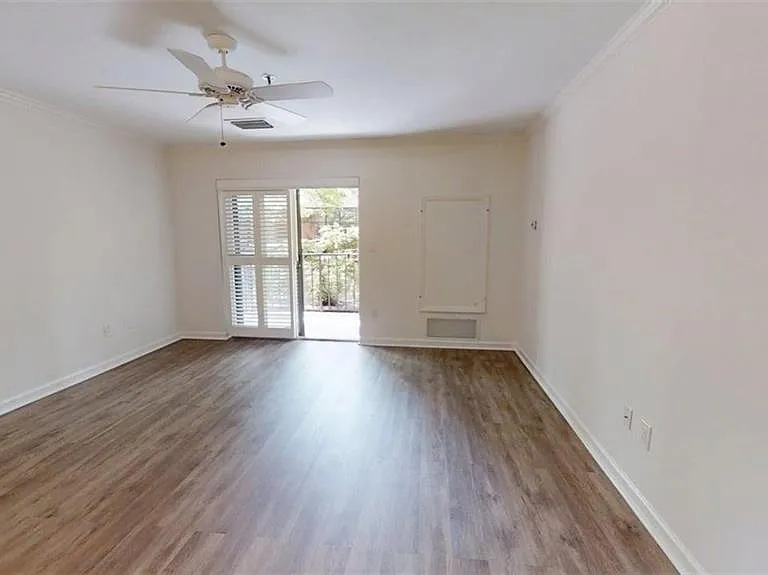 300 Johnson Ferry Rd NE #A112 — Photo 8