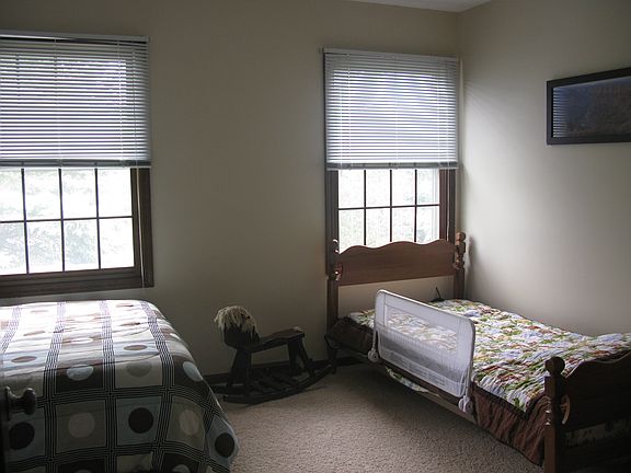 5th image of 2047 Oak Hollow Dr