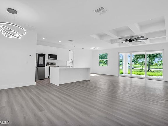 4th image of 1726 NE 16th Place Cpe