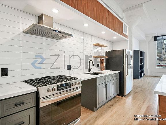 3rd image of 420 S San Pedro St APT 310