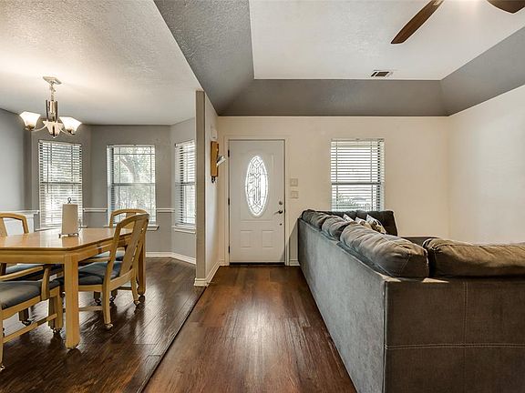 3rd image of 2618 Market Ave