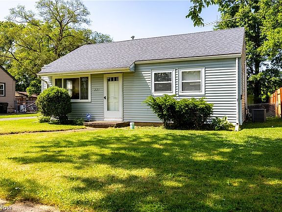 3rd image of 221 Louisiana Ave
