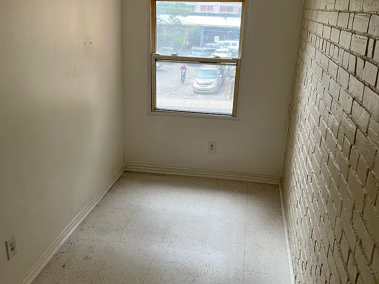 9 Homewood Ave #7 — Photo 2