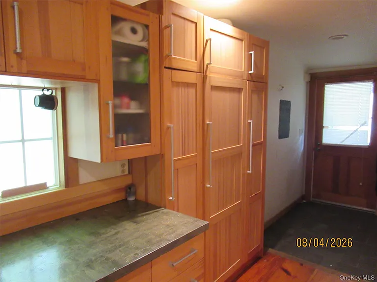 463 Mountain Rd — Photo 5