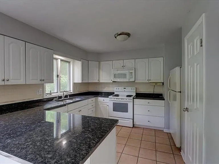 3909 Patrick Henry Way — Photo 29