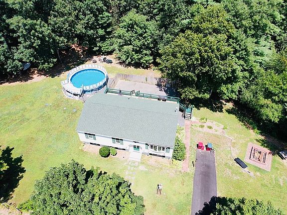 3rd image of 39 Katie Dr
