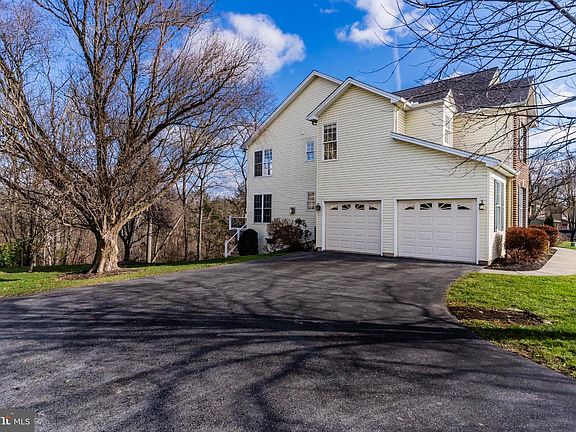 4th image of 74 Sweet Arrow Dr