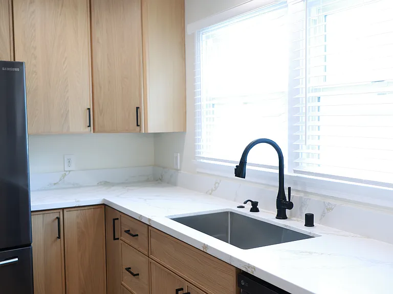 22131 Leadwell St — Photo 15