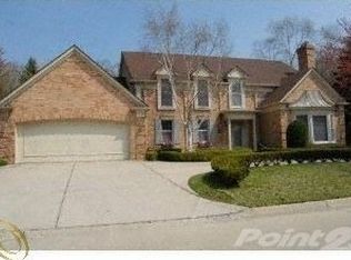 38 Briarwood Pl, Grosse Pointe Farms, MI 48236