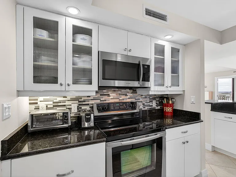 3000 N Ocean Dr — Photo 14