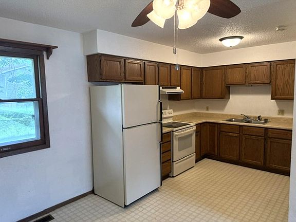 3rd image of 609 S 4th St
