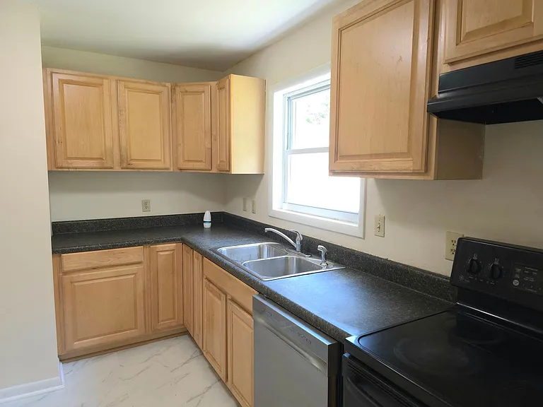 87 Kendall Dr — Photo 8