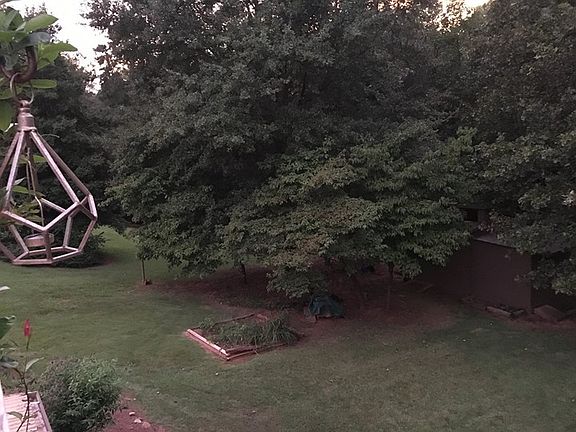 2nd image of 186 Dogwood Ln