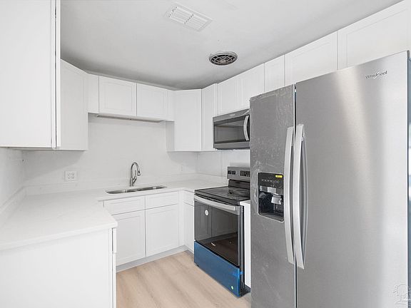 5th image of 36 Archer Ave