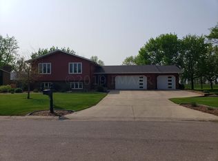 201 Oxbow Cir, Oxbow, ND 58047