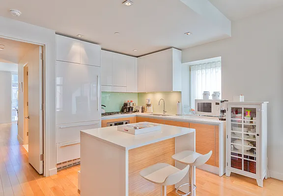 Sold by (Legacy) Elegran | media 10