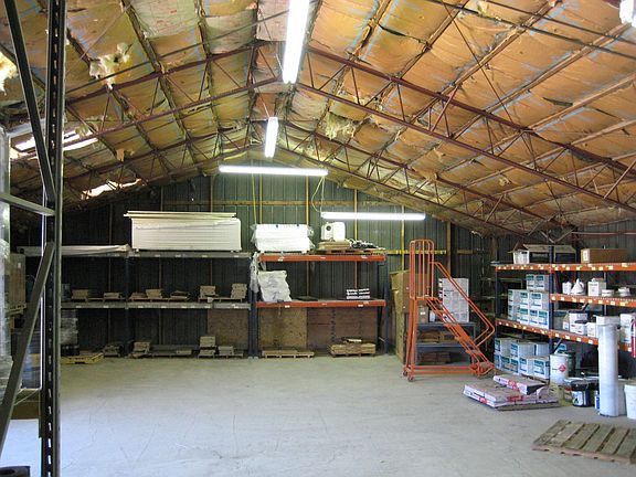 3rd image of 400 Coal Creek Rd