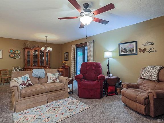 4th image of 304 Gardengrove Way