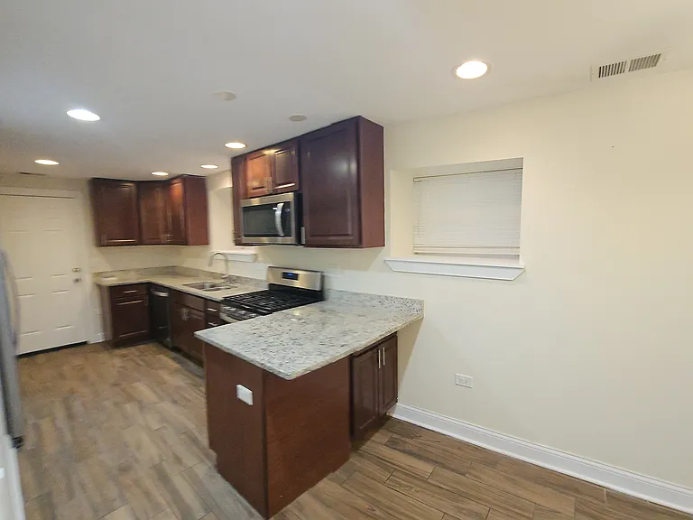 6317 N Washtenaw Ave #G1 — Photo 18