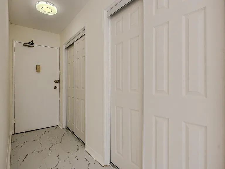 1900 Lyttonsville Rd #110 — Photo 8