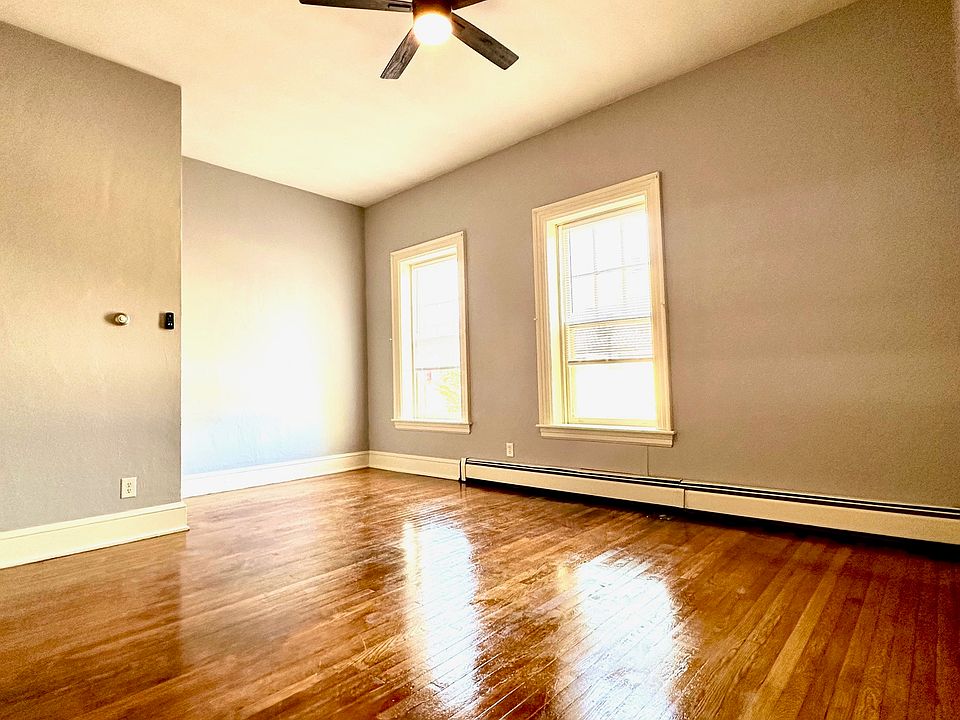 33B York St - Bedroom 1