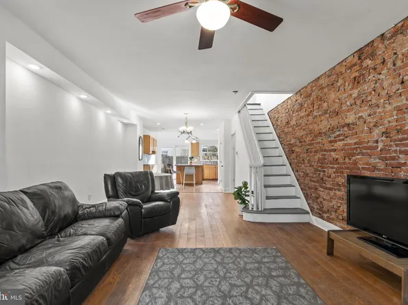 360 Jackson St, Philadelphia, PA 19148