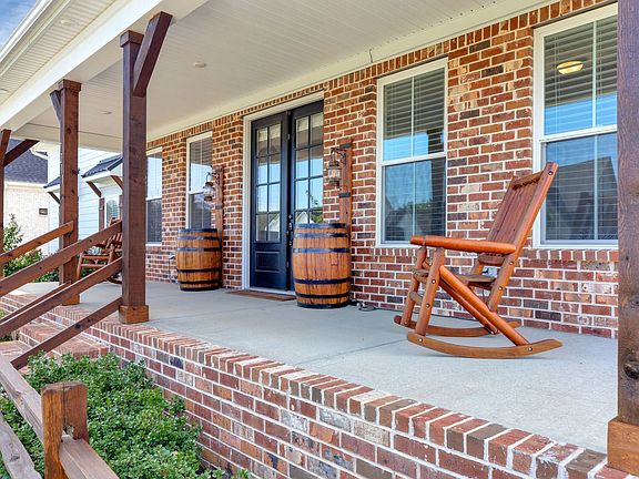 4th image of 7211 Pembrooke Farms Dr