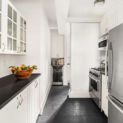3rd image of 200 E 16th St APT 3AB