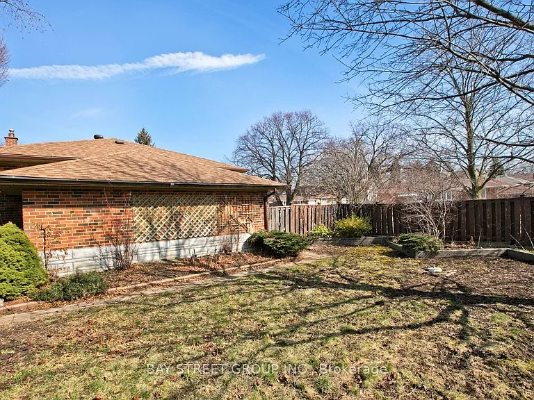 67 Elvaston Dr — Photo 26